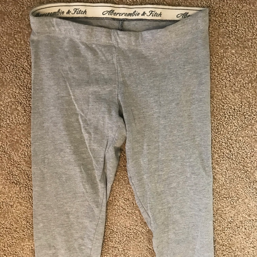 abercrombie and fitch cropped grey leggings